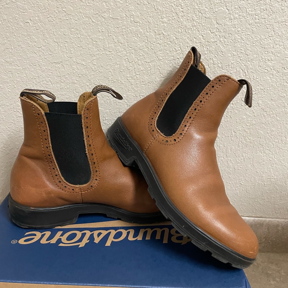 Blundstone 2216 Camel Leather High Top Chelsea Boots Women’s size 9 GUC with box - Picture 2 of 9